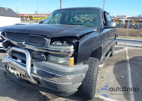 2005 Chevrolet Silverado 1500 Work Truck z USA, uszkodzony, nr VIN 1GCEK19VX5E282422